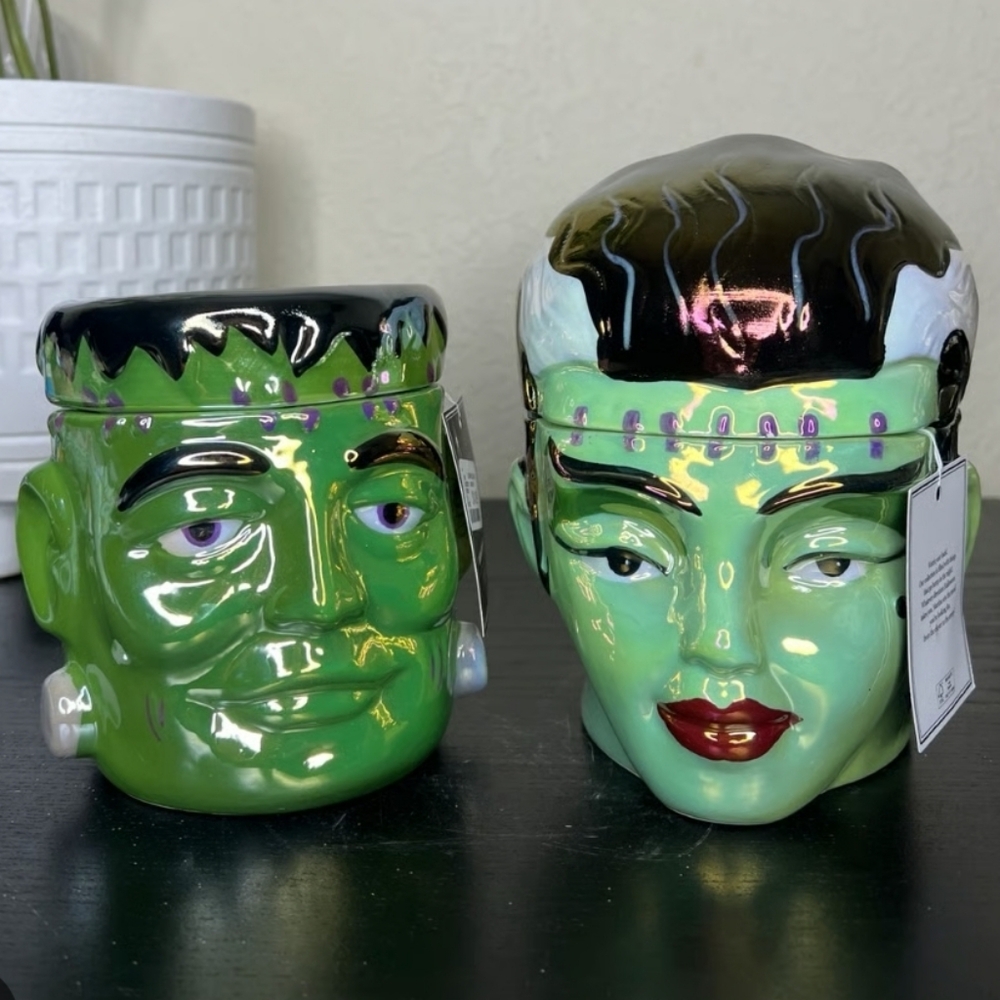 NWT Bride Of Frankenstein 'Bewitched' Martha Stewart Iridescent Candle - Picture 2 of 11